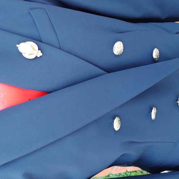 Vintage Style Oval Pink Feather Brooch in Pink and Gold Tone - Picture 12 of 12